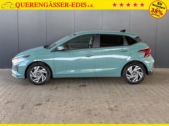 Hyundai i20 Pure 1.2 MPI / Navi PDC Hinten + Kamera Abgedunkelte Scheiben Tempomat Alu 16" 