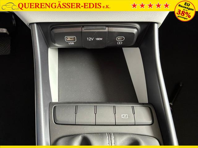 Hyundai i20 Pure 1.2 MPI / Navi PDC Hinten + Kamera Abgedunkelte Scheiben Tempomat Alu 16" 