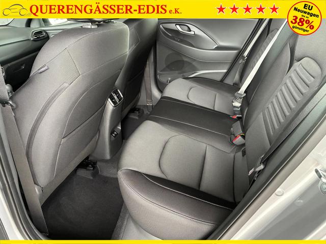 Hyundai i30 Kombi Comfort Plus 1.0 TGDI DCT / Navi Sitz + Lenkradheizung PDC V&H Kamera LED Alu 17" 