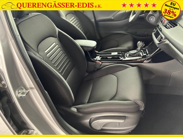 Hyundai i30 Kombi Comfort Plus 1.0 TGDI DCT / Navi Sitz + Lenkradheizung PDC V&H Kamera LED Alu 17" 