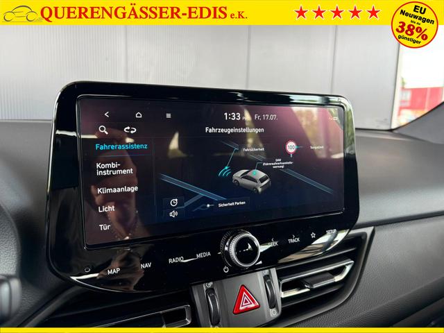 Hyundai i30 Kombi Comfort Plus 1.0 TGDI DCT/ Navi / Sitz + Lenkradheizung PDC V&H Kamera LED Alu 17" 