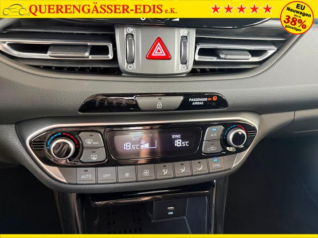 Hyundai i30 Kombi Comfort Plus 1.0 TGDI DCT/ Navi / Sitz + Lenkradheizung PDC V&H Kamera LED Alu 17" 