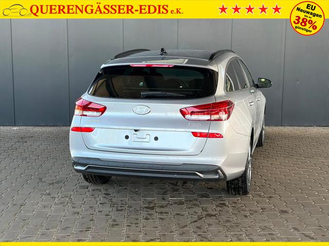 Hyundai i30 Kombi Comfort Plus 1.0 TGDI DCT Navi / Adaptiver Tempomat/ Totwinkel Assistent/ Alu 17" 