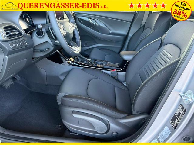 Hyundai i30 Kombi Comfort Plus 1.0 TGDI DCT Navi / Adaptiver Tempomat/ Totwinkel Assistent/ Alu 17" 