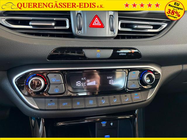 Hyundai i30 Kombi Comfort Plus 1.0 TGDI DCT Navi / Adaptiver Tempomat/ Totwinkel Assistent/ Alu 17" 