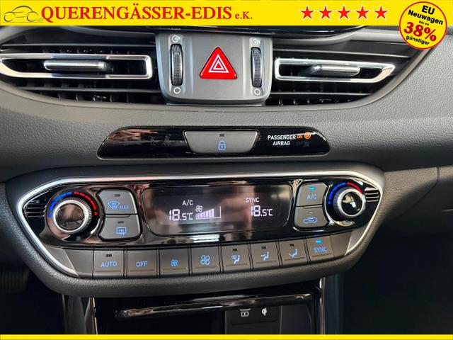 Hyundai i30 Kombi Comfort Plus 1.0 T-GDI DCT Navi/ Totwinkel Assistent/ PDC V&H + Kamera/ Alu 17" 