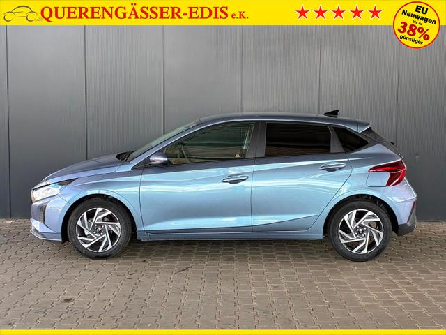 Hyundai i20 Pure 1.2 MPI / Navi PDC Hinten + Kamera Abgedunkelte Scheiben Tempomat Alu 16" 