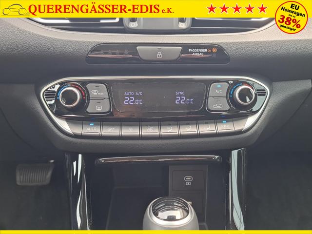 Hyundai i30 Kombi Advantage cw vAHK Navi LED DAB Kamera Winter 