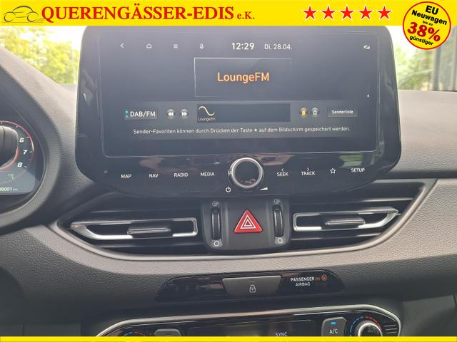 Hyundai i30 Kombi Advantage cw vAHK Navi LED DAB Kamera Winter 