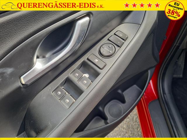 Hyundai i30 Kombi Advantage cw vAHK Navi LED DAB Kamera Winter 