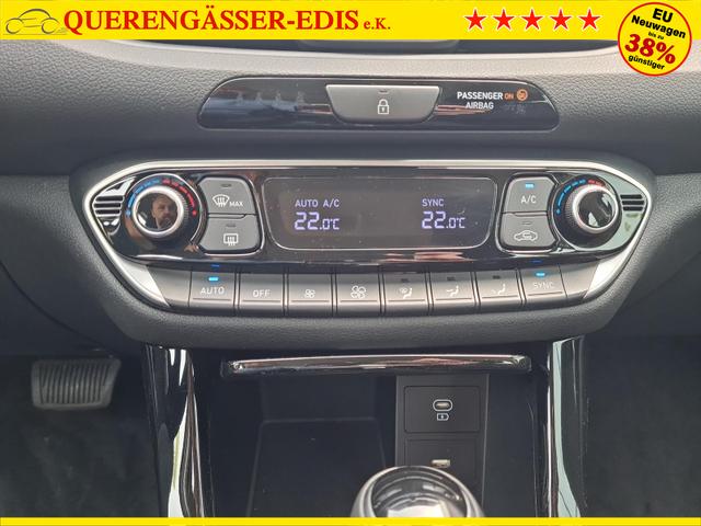 Hyundai i30 Kombi Advantage cw vAHK Navi LED DAB Kamera Winter 