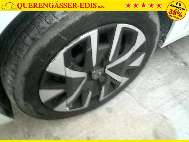 Peugeot e-208 Style 