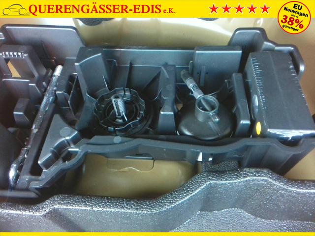 Peugeot 2008 Style 1.2L (1199cc) gasoline, 100 hp, S&S, 6-speed manual 