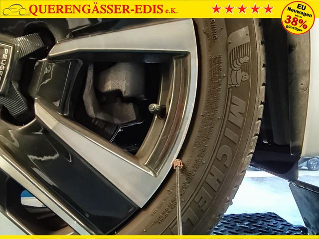 Peugeot 208 Allure 1.2L 100 hp S&S (gasoline) 