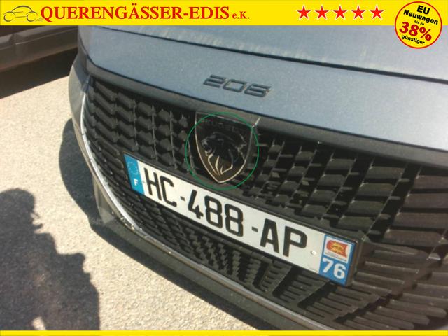 Peugeot 208 Style 1.2L (1199cc) gasoline 100 hp S&S, 6-speed manual 