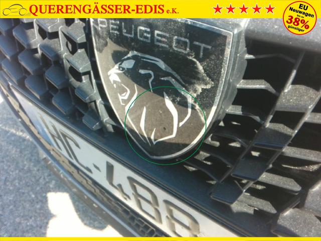 Peugeot 208 Style 1.2L (1199cc) gasoline 100 hp S&S, 6-speed manual 