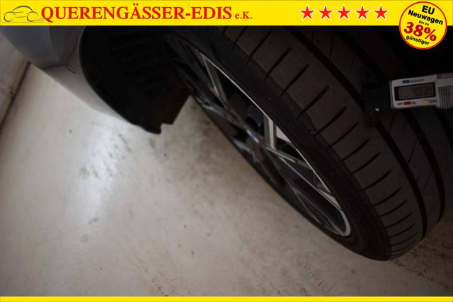 BMW 1er 1 Serie M Sport Design 120d 163 hp (120 kW) Diesel mild-hybrid, 7-speed DKG dual-clutch automatic, 2.0L (1995 cc) I4 TwinPower Turbo 