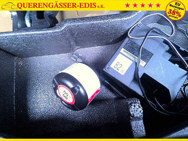 Peugeot 2008 Style 1.2L (1199cc) 100 hp S&S (3-cyl) with 6-speed manual 