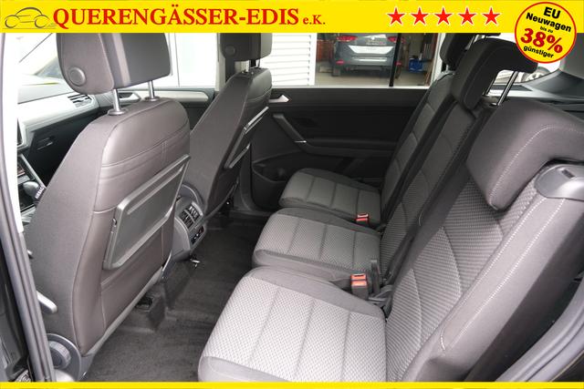 VW Touran 1.5 TSI DSG Grenadilschwarz 