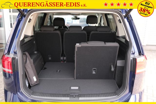 VW Touran Atlantik Blau 