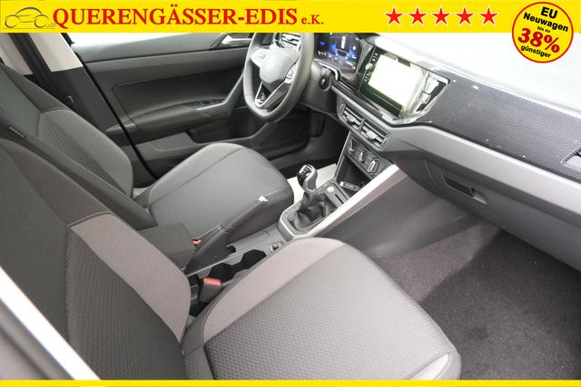 VW Taigo Life Deep Black Perleffekt 