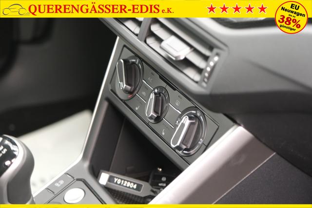 VW Taigo Life Deep Black Perleffekt 