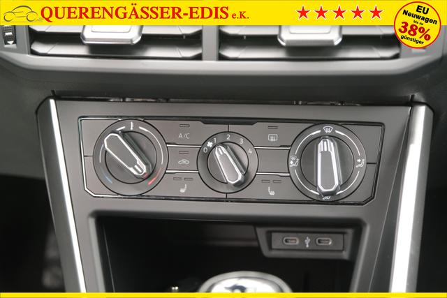 VW Taigo Life Deep Black Perleffekt 