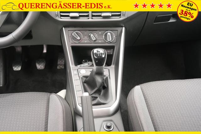 VW Taigo Life Deep Black Perleffekt 