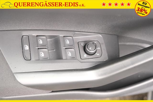 VW Taigo Life Deep Black Perleffekt 