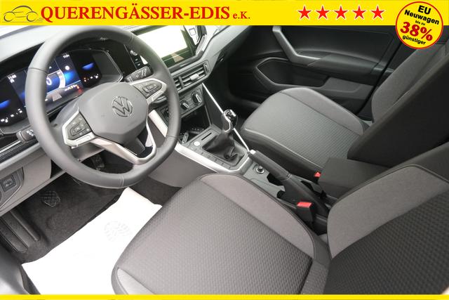 VW Taigo Life Deep Black Perleffekt 