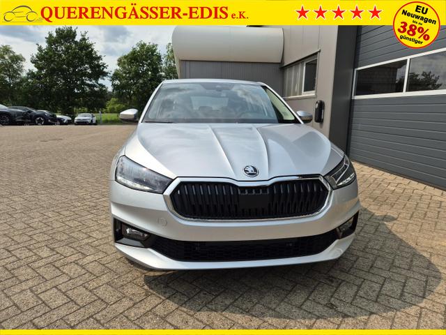 Skoda Fabia 1.0 TSI 115PS Selection 5-türig Sitzheizung Parksensoren Multifunktionslenkrad Klima Skoda-Radio Bluetooth Touchscreen Tempomat Nebelsch. wireless Apple CarPlay + Android Auto 