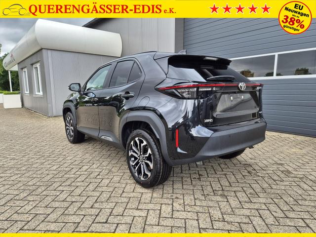 Toyota Yaris Cross 1.5VVT-iE 130PS Automatik Teamplayer Klimaautomatik Sitzheizung Lenkradheizung PDC v+h Rückf.Kamera 17-LM abged.Scheiben 2xKeyless DAB+ Bluetooth Touchscreen Apple CarPlay Android Auto 