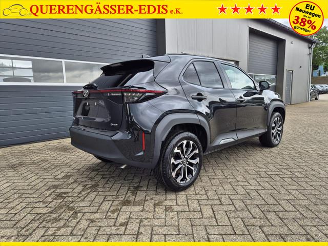 Toyota Yaris Cross 1.5VVT-iE 130PS Automatik Teamplayer Klimaautomatik Sitzheizung Lenkradheizung PDC v+h Rückf.Kamera 17-LM abged.Scheiben 2xKeyless DAB+ Bluetooth Touchscreen Apple CarPlay Android Auto 