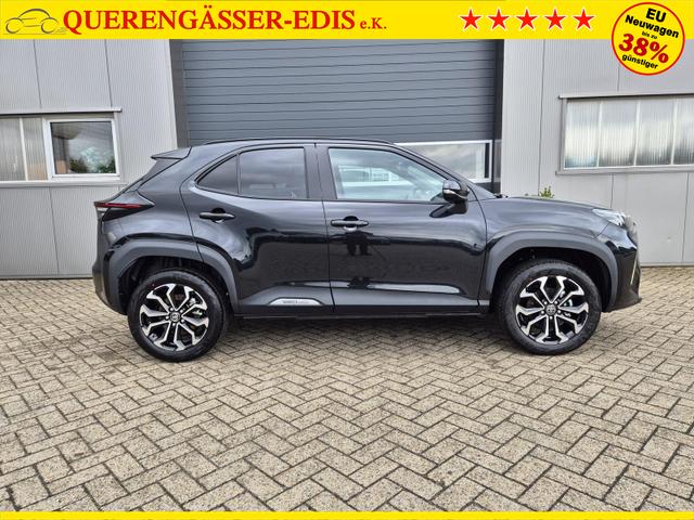 Toyota Yaris Cross 1.5VVT-iE 130PS Automatik Teamplayer Klimaautomatik Sitzheizung Lenkradheizung PDC v+h Rückf.Kamera 17-LM abged.Scheiben 2xKeyless DAB+ Bluetooth Touchscreen Apple CarPlay Android Auto 