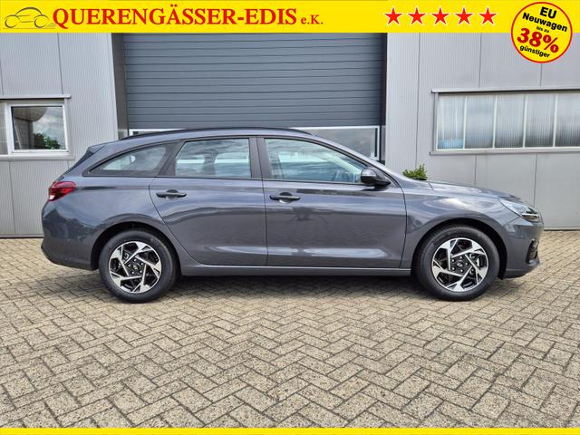 Hyundai i30 Kombi 1.0 T-GDI 100PS Automatik AbstandsTempomat Toter-Winkel-Assistent Sitzheizung Lenkradheizung Klimaautomatik Navi 10,25"-Touchscreen DAB+ wireless Apple CarPlay + Android Auto PDC v+h Rückf.Kamera 16-LM 