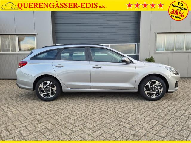 Hyundai i30 Kombi 1.5 T-GDI 95PS Sitzheizung Lenkradheizung Klima Tempomat Navi Apple CarPlay + Android Auto PDC v+h Rückf.Kamera 16-LM 