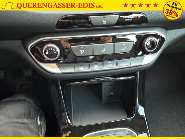 Hyundai i30 Kombi 1.5 T-GDI 95PS Sitzheizung Lenkradheizung Klima Tempomat Navi Apple CarPlay + Android Auto PDC v+h Rückf.Kamera 16-LM 