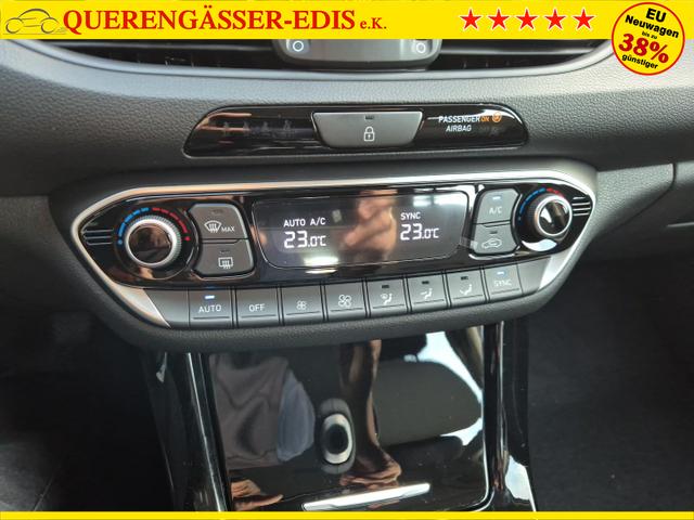Hyundai i30 Kombi 1.5 T-GDI 95PS Klimaautomatik Sitzheizung Lenkradheizung Tempomat Navi Apple CarPlay + Android Auto PDC v+h Rückf.Kamera 16-LM 