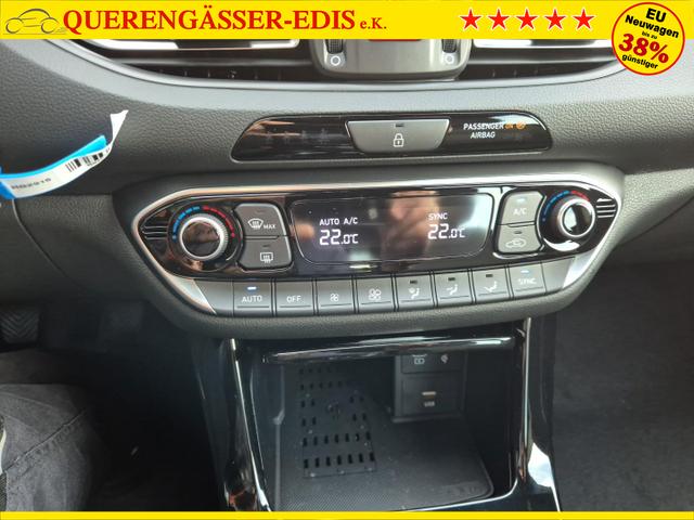 Hyundai i30 Kombi 1.5 T-GDI 95PS Sitzheizung Lenkradheizung Klimaautomatik Tempomat Navi Apple CarPlay + Android Auto PDC v+h Rückf.Kamera 17-LM 