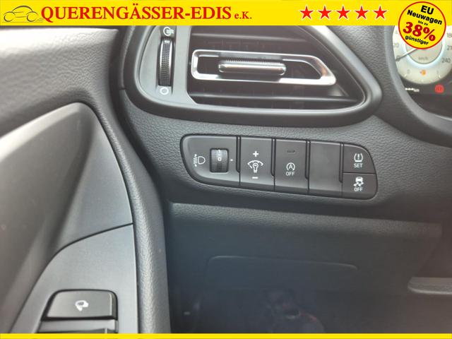 Hyundai i30 Kombi 1.5 T-GDI 95PS Sitzheizung Lenkradheizung Klimaautomatik Tempomat Navi Apple CarPlay + Android Auto PDC v+h Rückf.Kamera 17-LM 