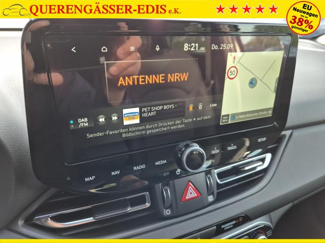 Hyundai i30 Kombi 1.5 T-GDI 95PS Sitzheizung Lenkradheizung Klimaautomatik Tempomat Navi Apple CarPlay + Android Auto PDC v+h Rückf.Kamera 17-LM 