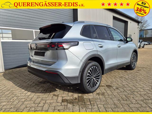 Volkswagen Tiguan Life 1,5 l eHybrid OPF 204PS DSG Design Paket "Dark" LED-Plus-Scheinw. elektr. Heckklappe Sitzheizung v+h Lenkradheizung Frontscheibe beheizb. R&uuml;ckf.Kamera Klimaautomatik VW-Radio Bluetooth wireless Apple CarPlay + Android Auto PDC ACC 2xKeyl 