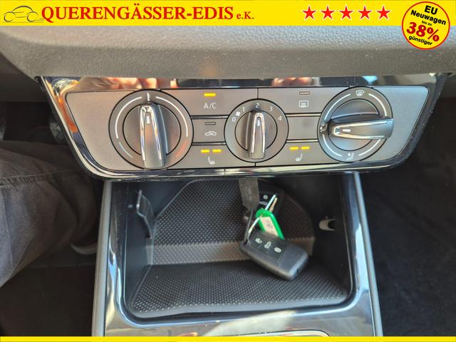 Skoda Fabia 1.0 TSI 95PS Selection 5-t&uuml;rig R&uuml;ckf.Kamera Parksensoren Sitzheizung Multifunktionslenkrad Klima Skoda-Radio Bluetooth Touchscreen Tempomat Nebelsch. Apple CarPlay + Android Auto 