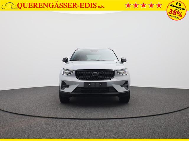 Volvo XC40 2.0 Black Edition Plus B4 Mild-Hybrid 197PS Automatik elektr. PanoDach R&uuml;ckf.Kamera PDC v+h ACC el.Heckklappe Harman/Kardon-Sound Klimaautomatik Sitzheizung Lenkradheizung Apple CarPlay Android Auto 20-LM 