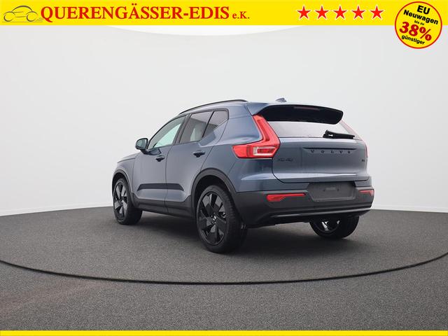 Volvo XC40 2.0 Black Edition Plus B4 Mild-Hybrid 197PS Automatik elektr. PanoDach R&uuml;ckf.Kamera PDC v+h ACC el.Heckklappe Harman/Kardon-Sound Klimaautomatik Sitzheizung Lenkradheizung Apple CarPlay Android Auto 20-LM 