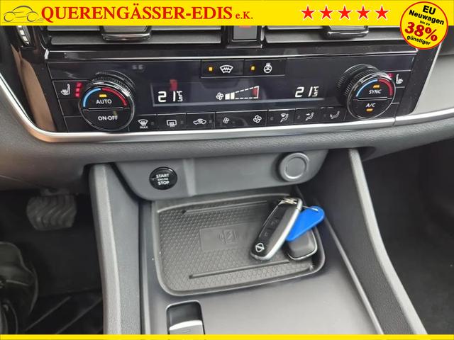 Nissan Qashqai 1.3 DIG-T MHEV 158 PS X-Tronic N-Connecta Teil-Leder PanoGlasdach Klimaautomatik Sitzheizung Lenkradheizung Navi ACC PDC v+h 360&deg;Kamera DAB Bluetooth Touchscreen Apple CarPlay Android Auto 18"LM 