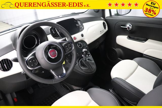 Fiat 500C Dolcevita 1.0 GSE Hybrid 51kW268 Weiß 319 - Stoff "Star" mit Einsätzen aus Vinyl Weiß/Schwarz, Ambiente Schwarz, Verdeck Elfenbein Verdeck Elfenbein "195 Rücksitzlehne geteilt umlegbar (im Verhältnis 50/50) 097 Nebelscheinwerfer 6HQ TYPEBSCHILD KUNDENDIENST ""CIAO FIAT"" 20H NAVI PAKET: - Uconnect™ Navigationssystem mit 7""-Touchscreen, Radio, USB, Bluetooth und DAB+ - Instrumentenanzeige als 7""-TFT-Farbdisplay 396 Fußmatten vorne 925 Windschott 1LR 16""-Leichtmetallfelgen 12 Doppelspeichen 803 Notrad 3K1 KOMFORT PAKET - Klimaautomatik mit Pollenfilter- Außenspiegel elektrisch verstell- und beheizbar 5CA Weiß 665 Raucher Paket"