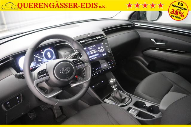 Hyundai Tucson 1.6 T-GDI 6MT 2WD Family MY23 110kW Polar White Sitzpolsterung in Stoff Schwarz
