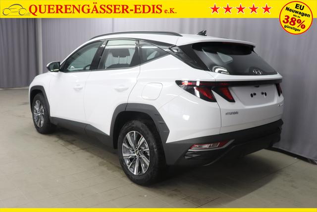 Hyundai Tucson 1.6 T-GDI 6MT 2WD Family MY23 110kW Polar White Sitzpolsterung in Stoff Schwarz