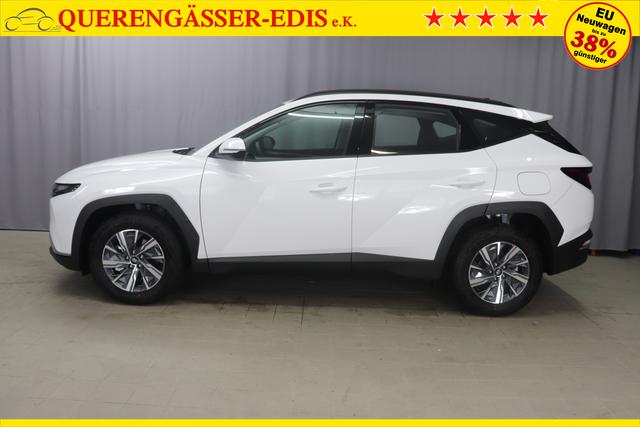 Hyundai Tucson 1.6 T-GDI 6MT 2WD Family MY23 110kW Polar White Sitzpolsterung in Stoff Schwarz